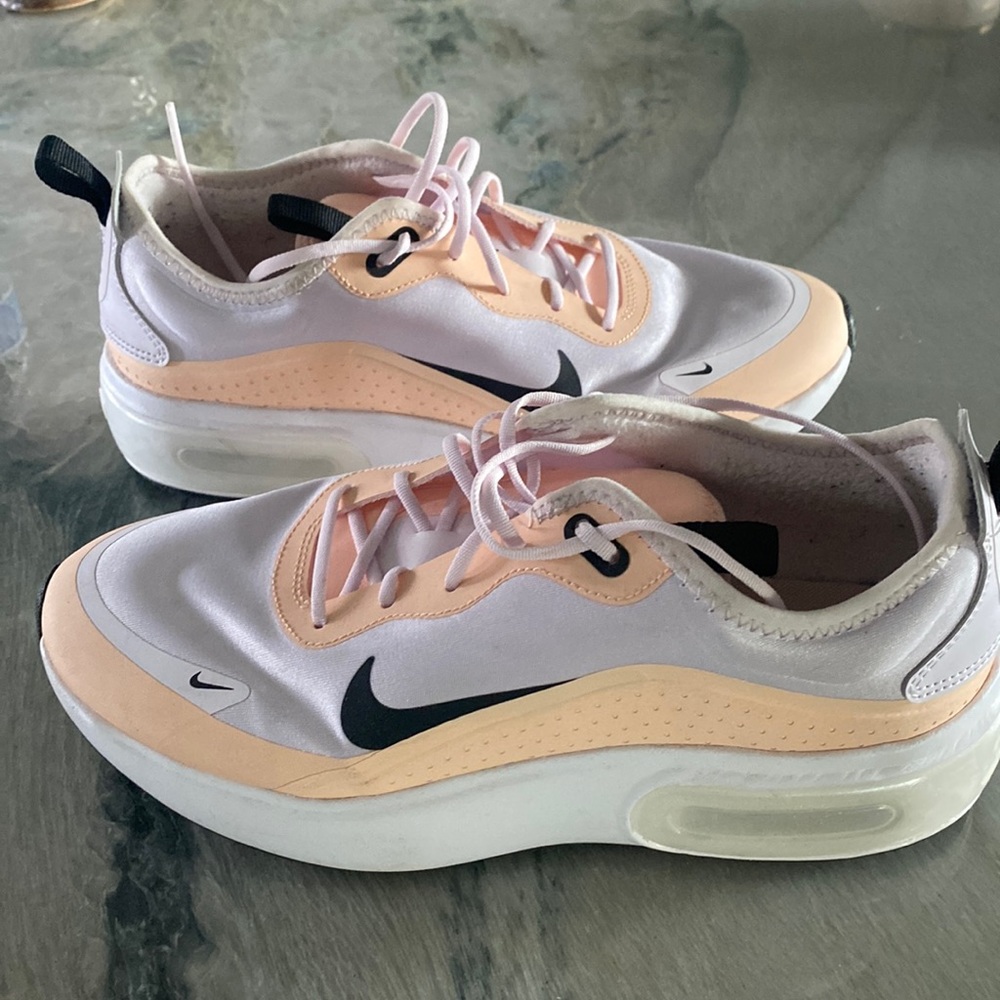 Nike Air Max Shoes 7.5